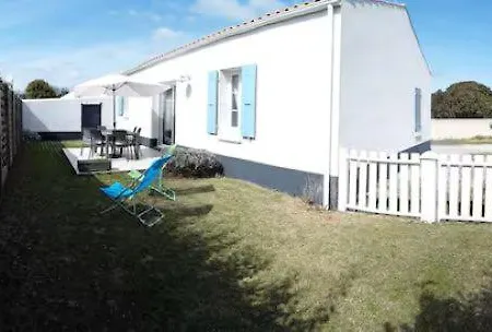 Holiday home Maisons A 200 M De La